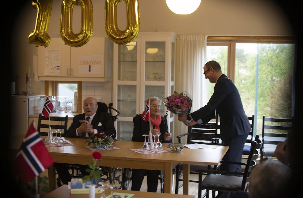 Ingeborg Sleire Kjellevoll fyller 100 år 13. mai. Veslebror Martin fyller straks 99, medan ordførar Morten Storebø synest det var spesielt å feira dagen til ho som hjelpte han til verda. 