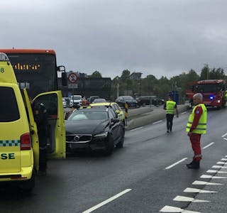 Trafikkulukke med personskade på Storebø. Foto: Politiet